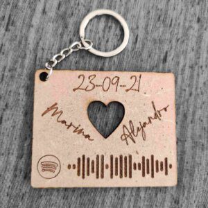 Llavero madera personalizado - Tarjeta corazón troquelado Spotify
