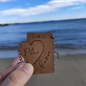Llavero madera personalizado - Corazón tarjeta